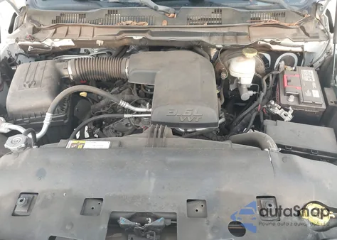 2017 Ram 1500 Tradesman 4X2 6'4 Box из США, поврежденный, VIN 3C6JR6AG0HG760940